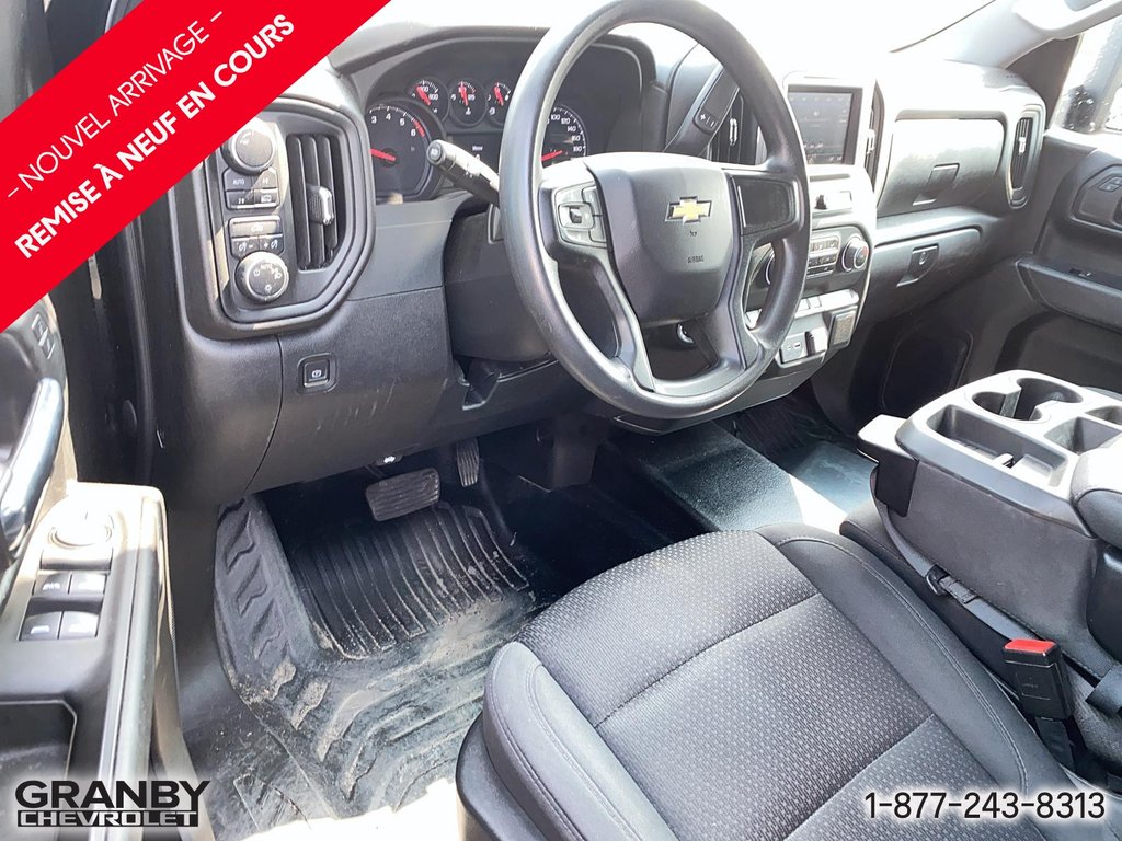 Chevrolet Silverado 1500  2023 à Granby, Québec - 9 - w1024h768px
