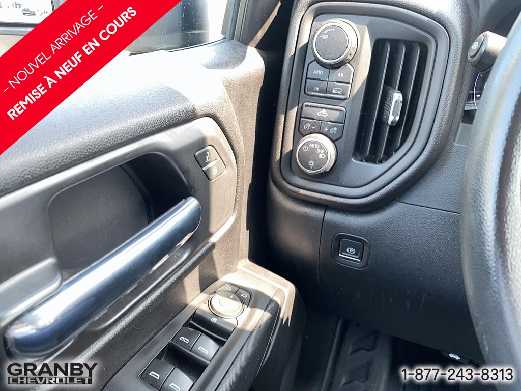 Chevrolet Silverado 1500  2023 à Granby, Québec - 10 - w1024h768px