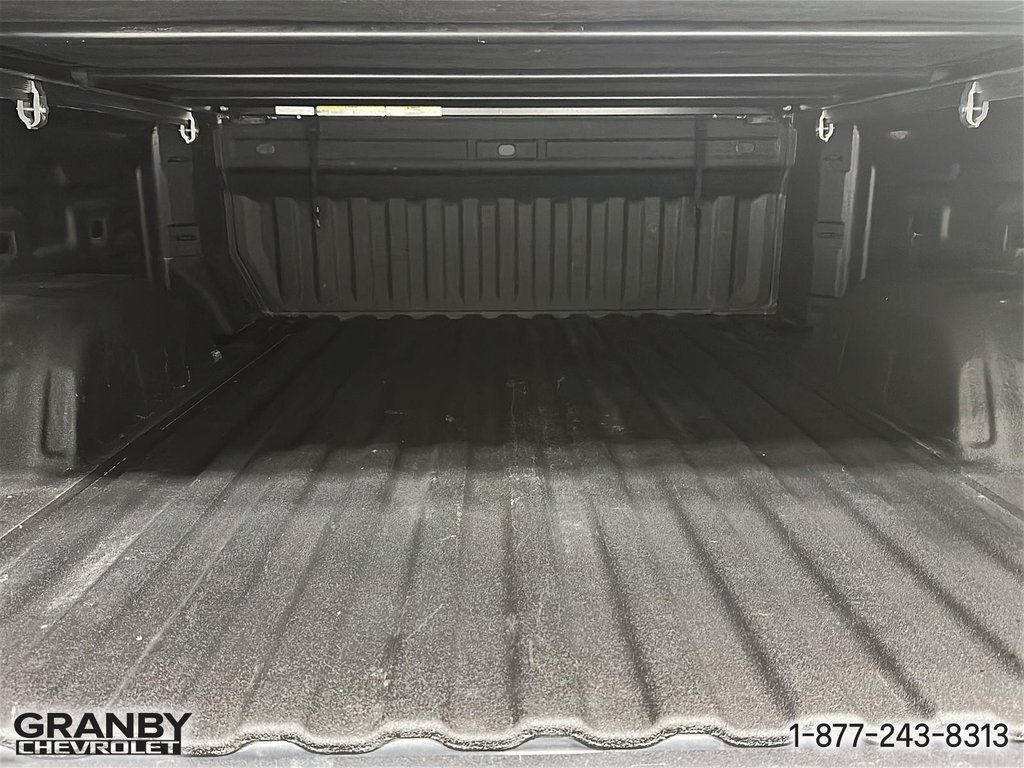 2023 Chevrolet Silverado 1500 in Granby, Quebec - 9 - w1024h768px