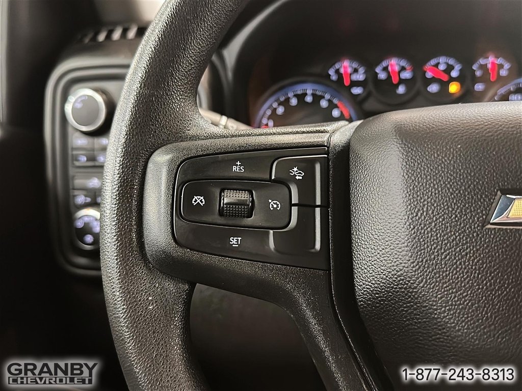 2023 Chevrolet Silverado 1500 in Granby, Quebec - 22 - w1024h768px