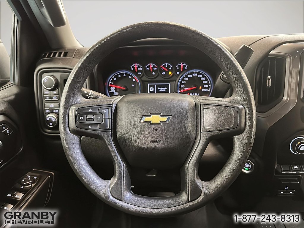 2023 Chevrolet Silverado 1500 in Granby, Quebec - 16 - w1024h768px