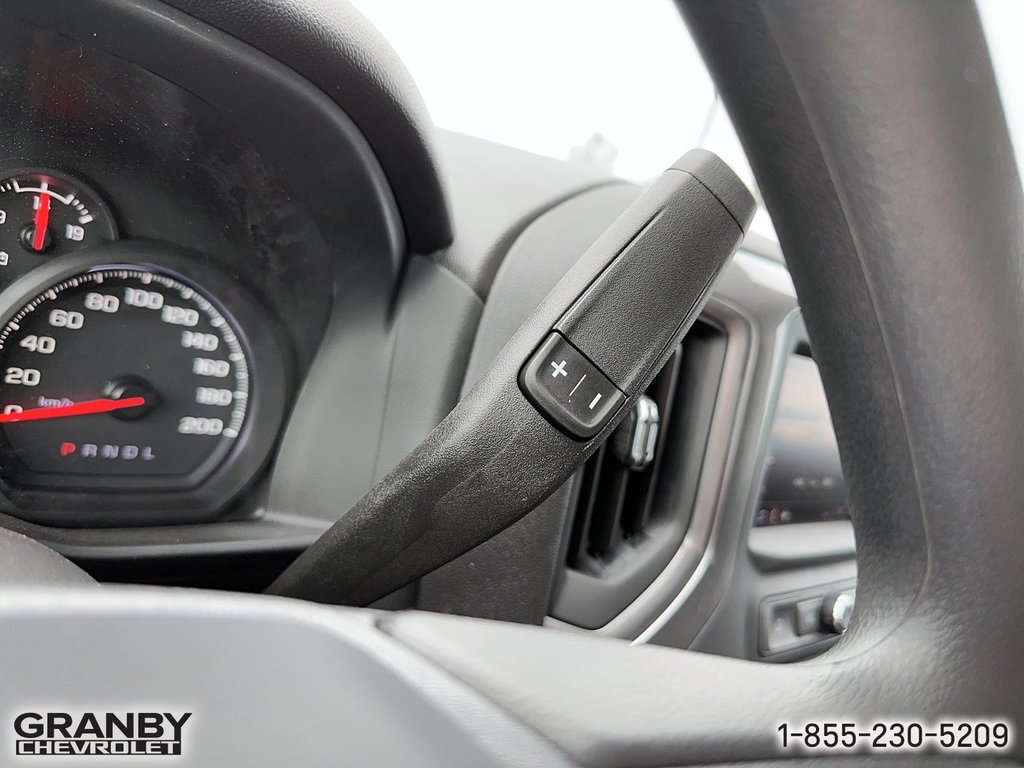 Chevrolet Silverado 1500  2024 à Granby, Québec - 15 - w1024h768px