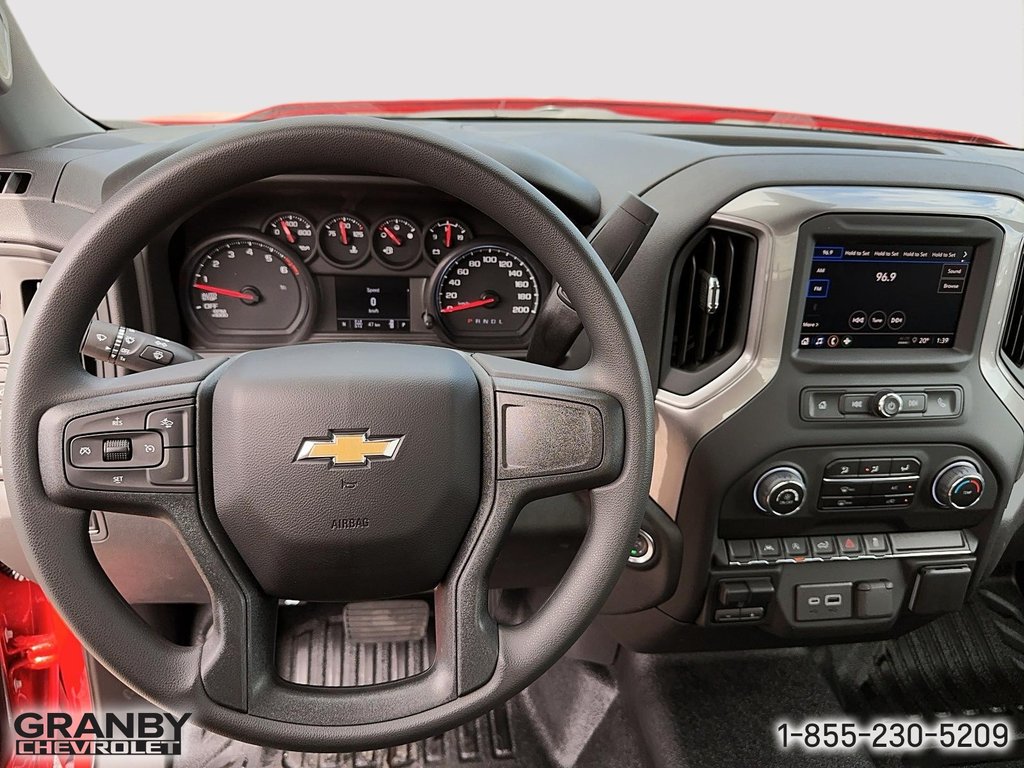 2024 Chevrolet Silverado 1500 in Granby, Quebec - 11 - w1024h768px