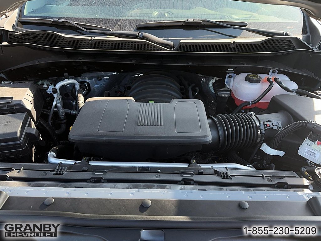 2024 Chevrolet Silverado 1500 in Granby, Quebec - 8 - w1024h768px