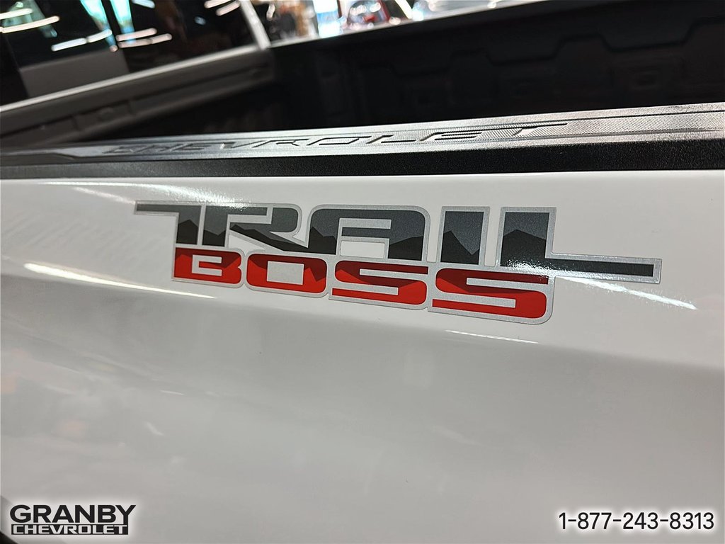 Chevrolet Silverado 1500 LT Trail Boss crewcab boite 6.6 diesel 2024 à Granby, Québec - 20 - w1024h768px