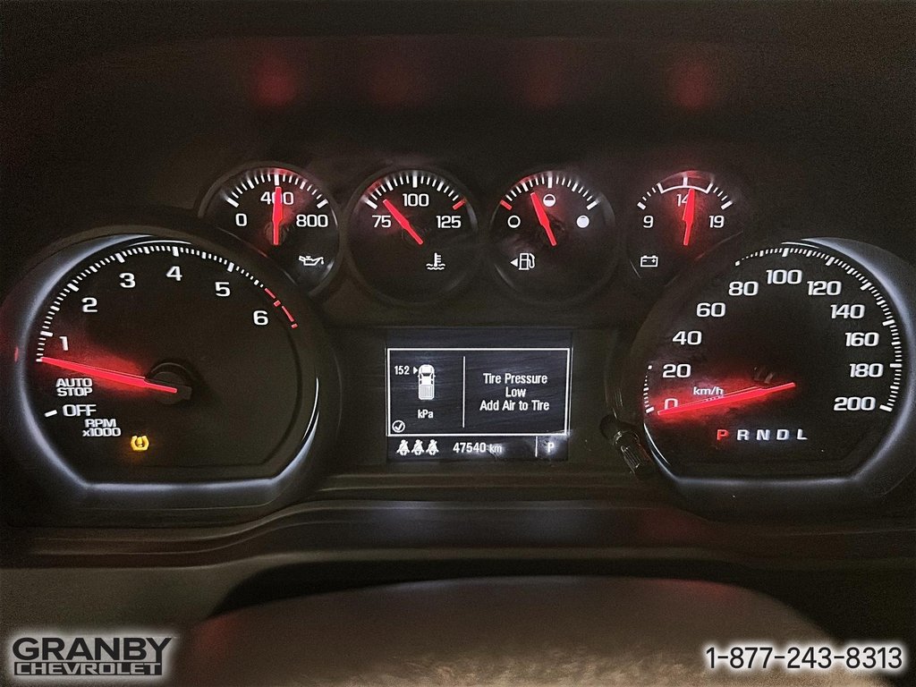 2024 Chevrolet Silverado 1500 Custom Trail Boss Boite 6,6 V8 in Granby, Quebec - 17 - w1024h768px