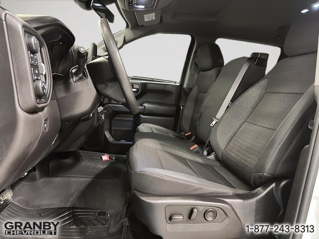 2024 Chevrolet Silverado 1500 Custom Trail Boss Boite 6,6 V8 in Granby, Quebec - 12 - w1024h768px