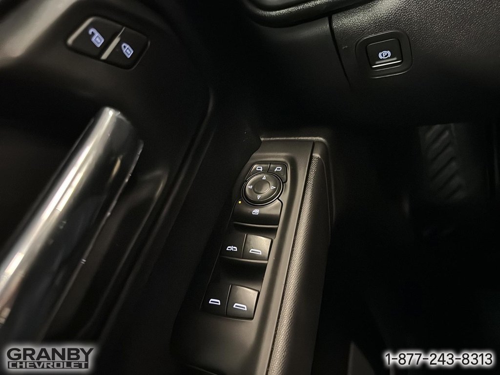 2024 Chevrolet Silverado 1500 Custom Trail Boss CREWCAB DIESEL BOITE 6.6 in Granby, Quebec - 15 - w1024h768px