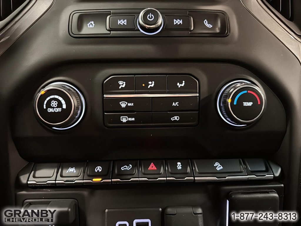 2024 Chevrolet Silverado 1500 Custom Trail Boss CREWCAB DIESEL BOITE 6.6 in Granby, Quebec - 19 - w1024h768px