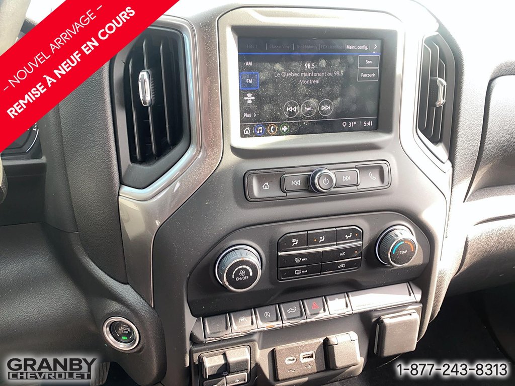 2024 Chevrolet Silverado 1500 Custom CREWCAB BOITE 6.6PIED in Granby, Quebec - 13 - w1024h768px