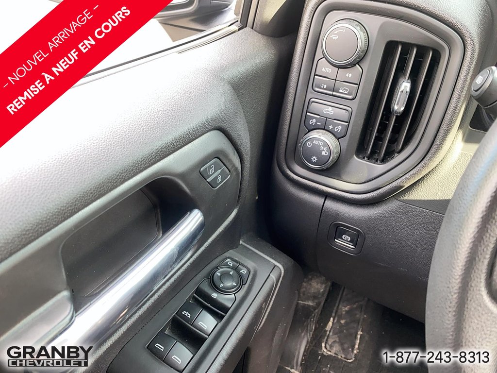 2024 Chevrolet Silverado 1500 Custom CREWCAB BOITE 6.6PIED in Granby, Quebec - 11 - w1024h768px