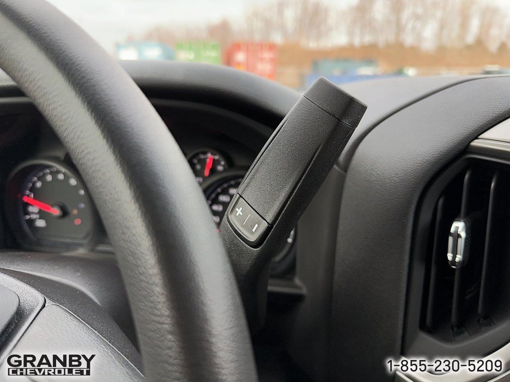 Chevrolet Silverado 1500  2025 à Granby, Québec - 17 - w1024h768px