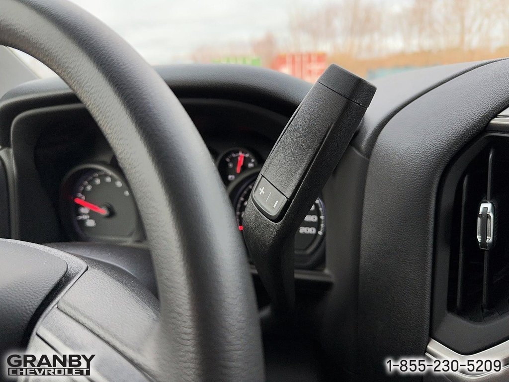 2025 Chevrolet Silverado 1500 in Granby, Quebec - 18 - w1024h768px