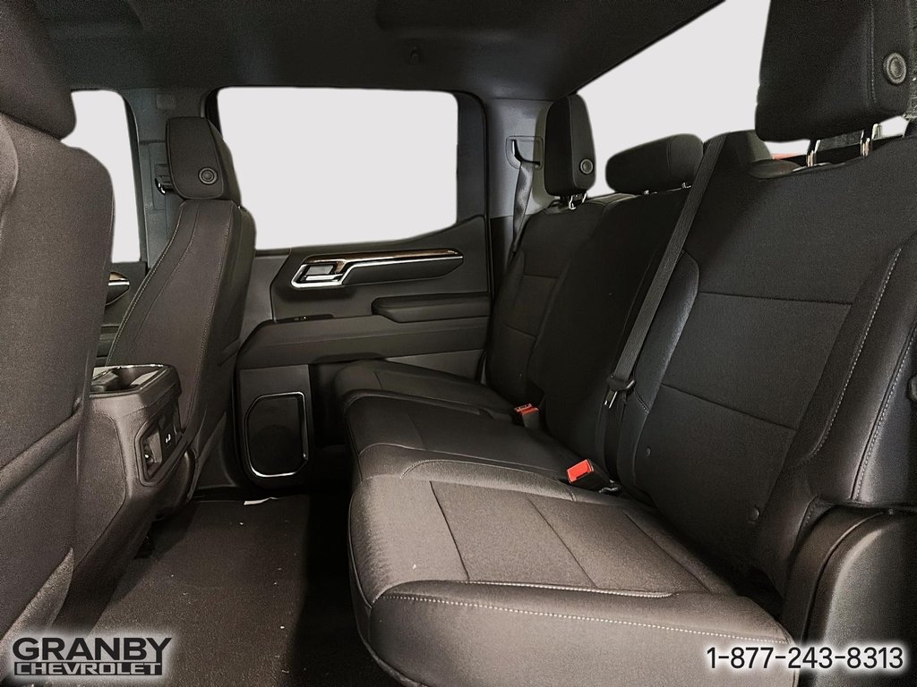 2025 Chevrolet Silverado 1500 in Granby, Quebec - 12 - w1024h768px