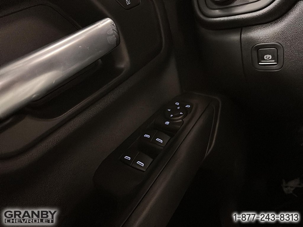 Chevrolet Silverado 1500  2026 à Granby, Québec - 13 - w1024h768px