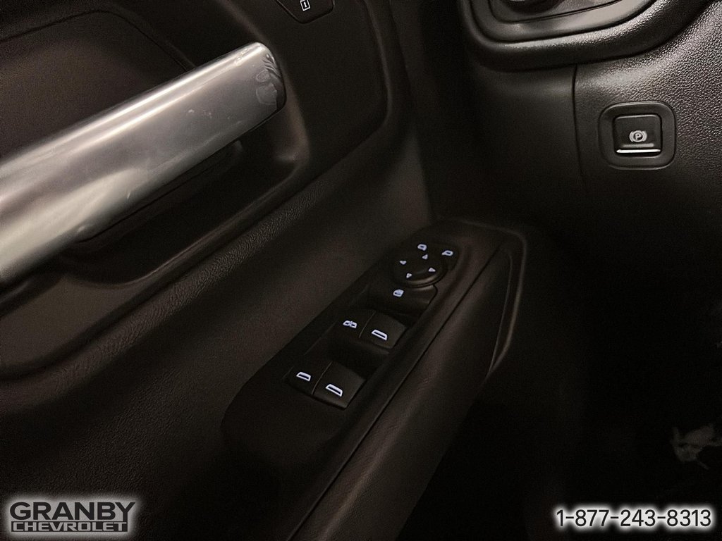 Chevrolet Silverado 1500  2026 à Granby, Québec - 13 - w1024h768px