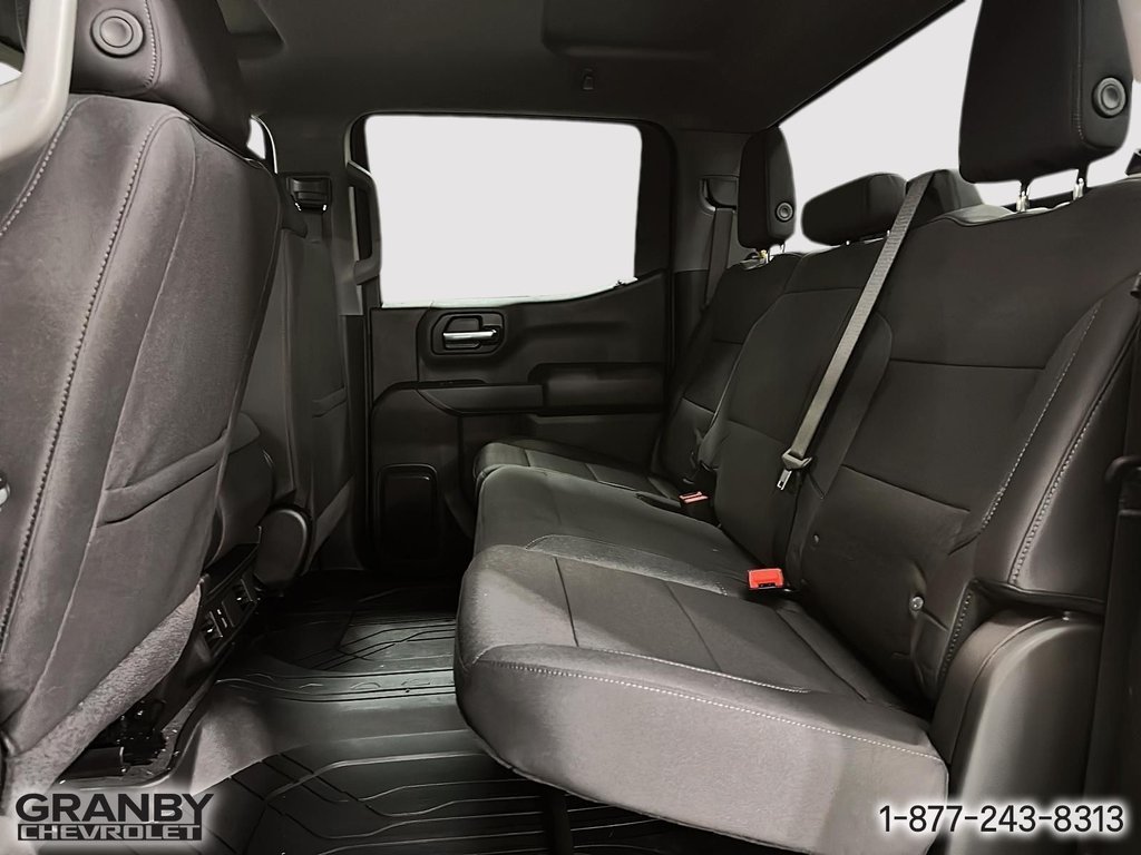 Chevrolet K1500 SILVERADO CREW CAB CUSTOM STD/BOX (1CX)  2026 à Granby, Québec - 11 - w1024h768px