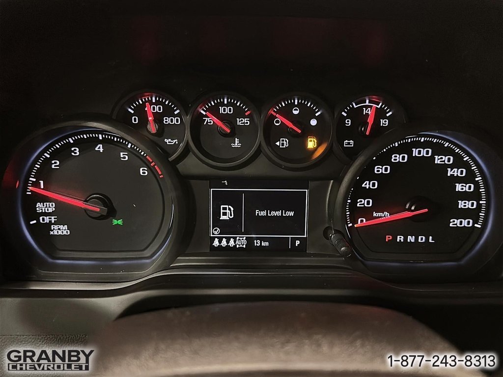 Chevrolet K1500 SILVERADO CREW CAB CUSTOM STD/BOX (1CX)  2026 à Granby, Québec - 15 - w1024h768px