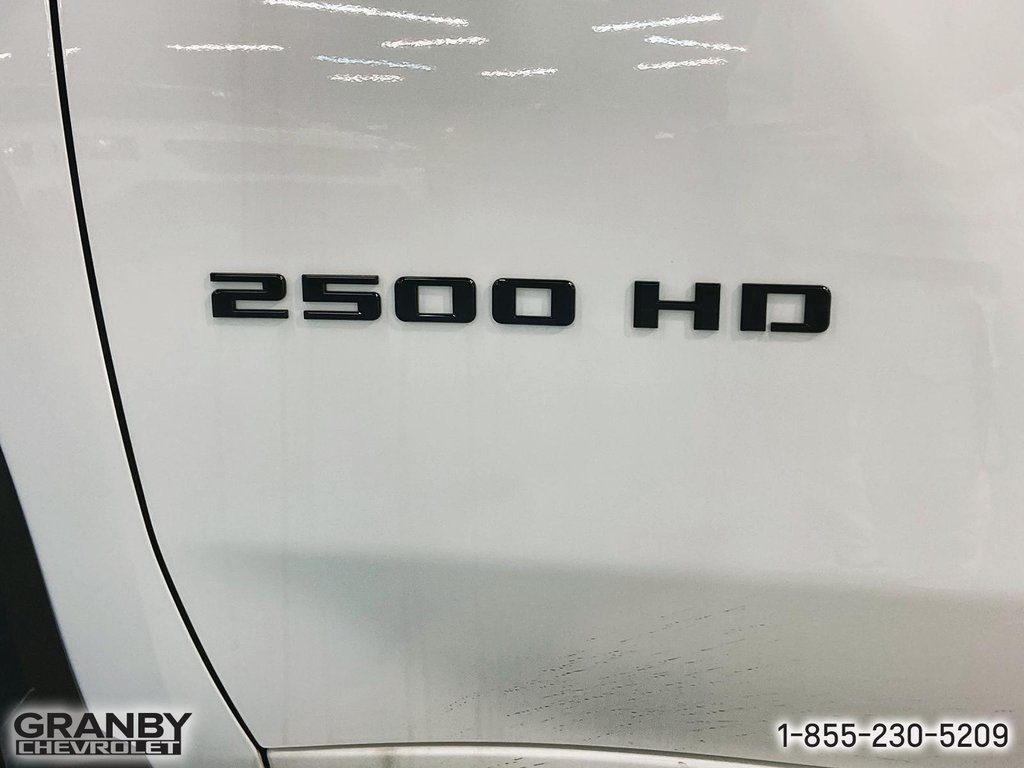 Chevrolet SILVERADO 2500 HD  2024 à Granby, Québec - 12 - w1024h768px