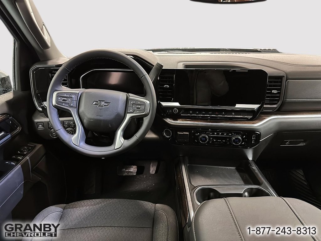 2026 Chevrolet Silverado 2500 HD in Granby, Quebec - 12 - w1024h768px