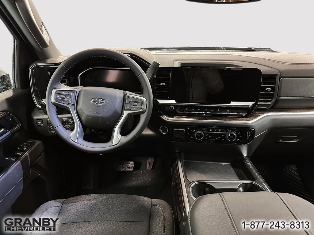 Chevrolet Silverado 2500 HD  2026 à Granby, Québec - 12 - w1024h768px