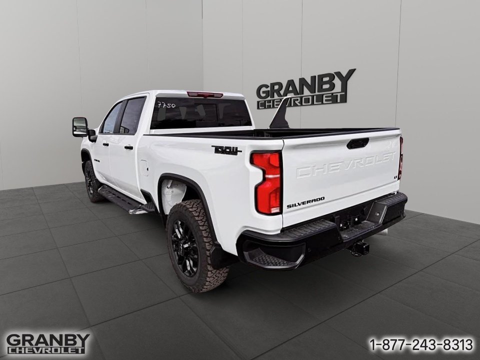 2026 Chevrolet Silverado 2500 HD in Granby, Quebec - 5 - w1024h768px