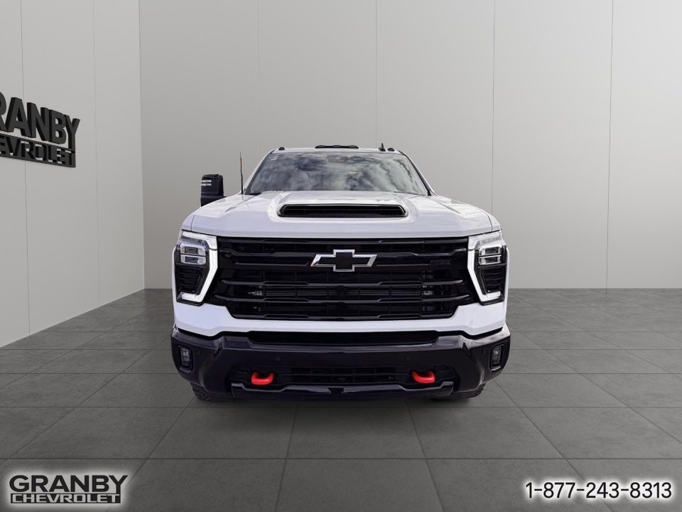 2026 Chevrolet Silverado 2500 HD in Granby, Quebec - 2 - w1024h768px