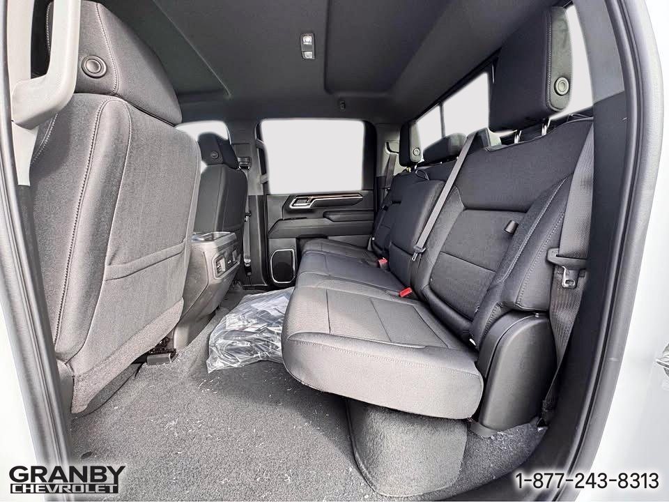 2026 Chevrolet Silverado 2500 HD in Granby, Quebec - 10 - w1024h768px