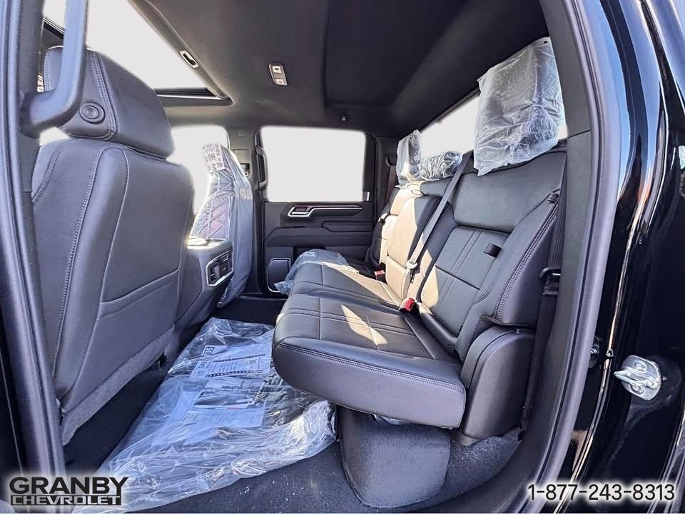 2026 Chevrolet Silverado 2500 HD in Granby, Quebec - 7 - w1024h768px