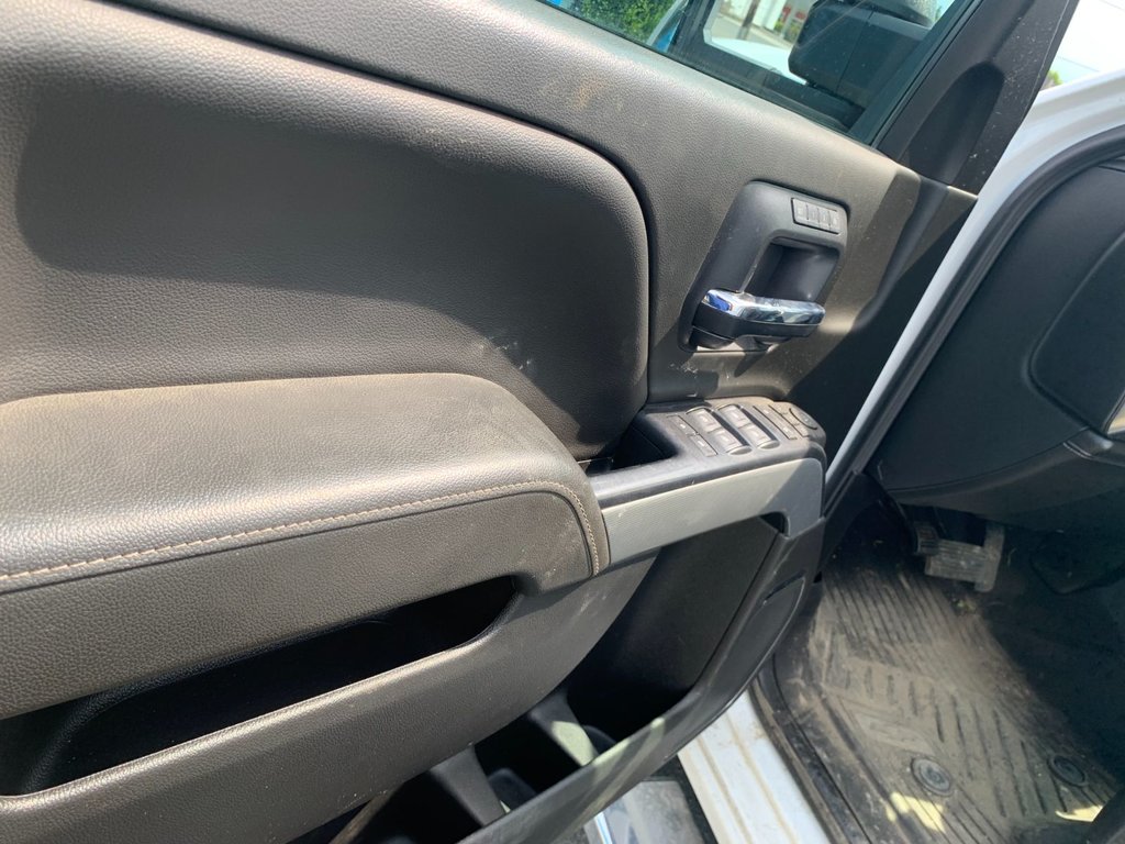 2019 Chevrolet Silverado 2500HD in Granby, Quebec - 8 - w1024h768px