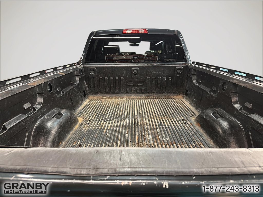 2019 Chevrolet Silverado 2500HD in Granby, Quebec - 10 - w1024h768px