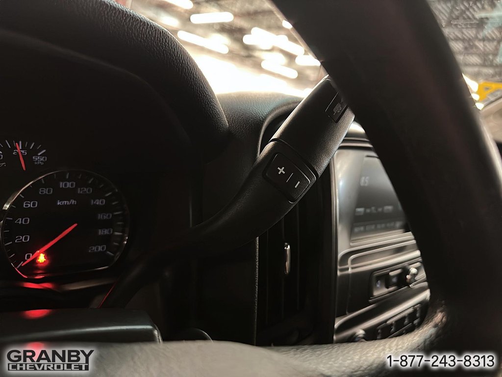 2019 Chevrolet Silverado 2500HD in Granby, Quebec - 19 - w1024h768px