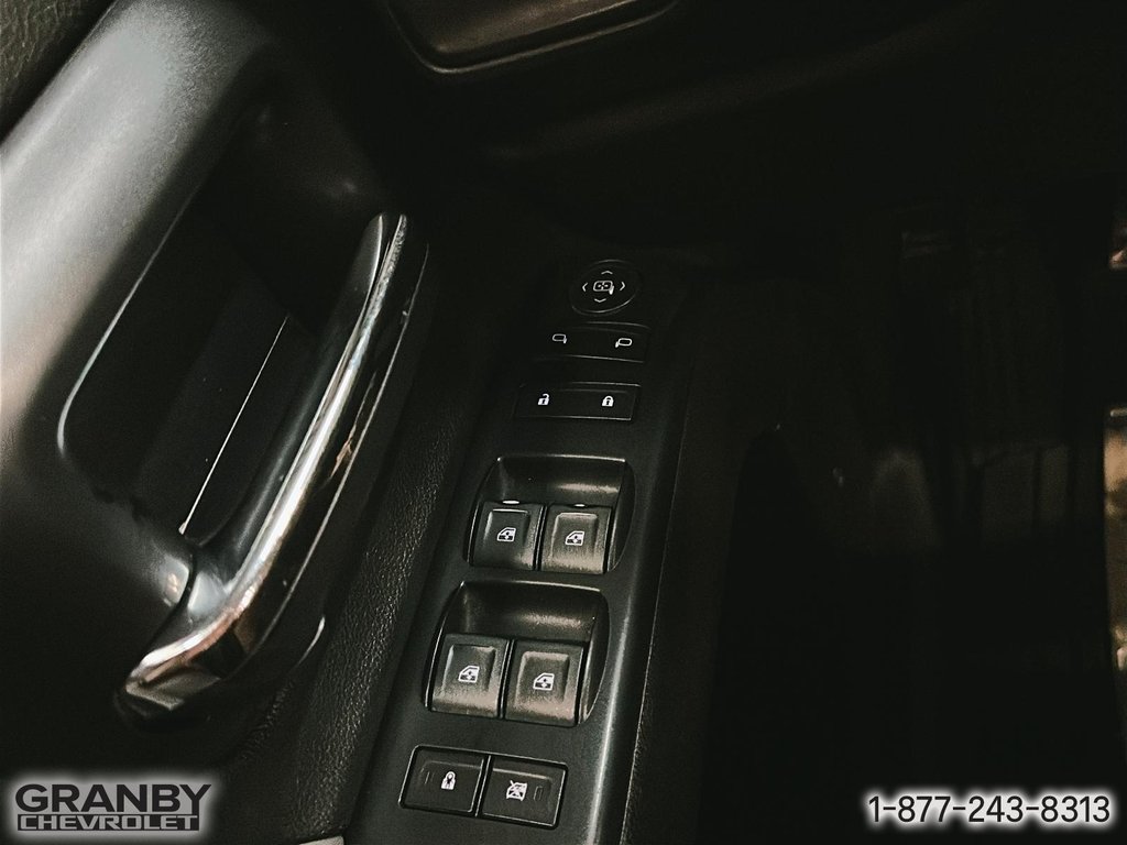 2019 Chevrolet Silverado 2500HD in Granby, Quebec - 15 - w1024h768px