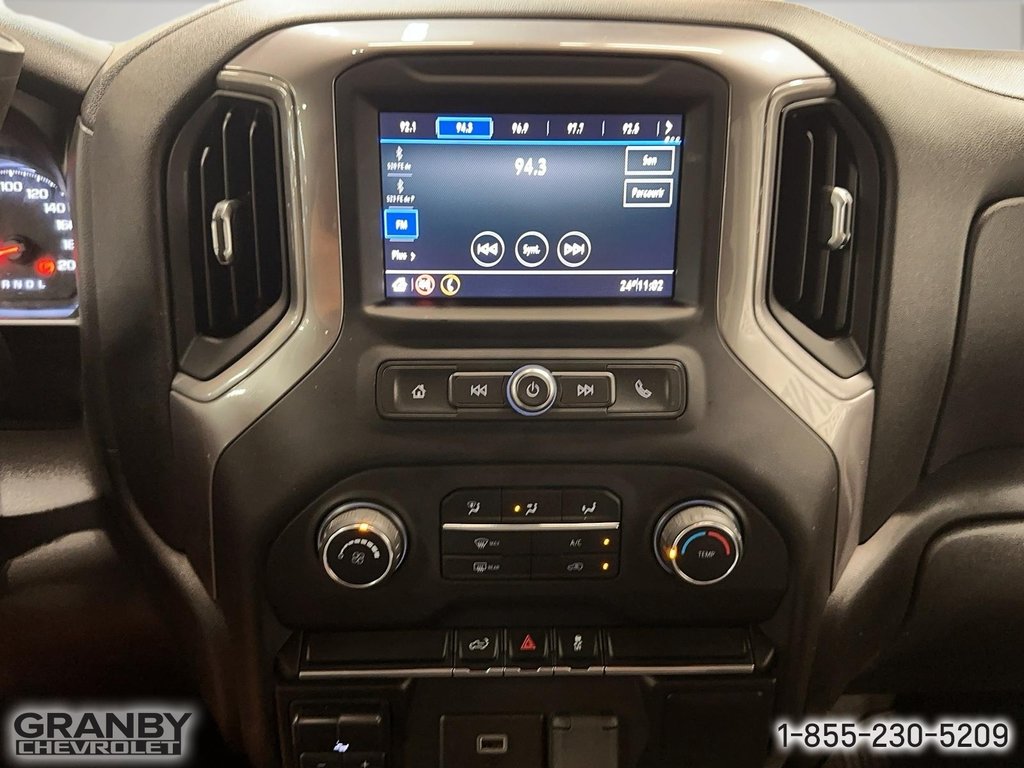 2020 Chevrolet Silverado 2500HD in Granby, Quebec - 15 - w1024h768px