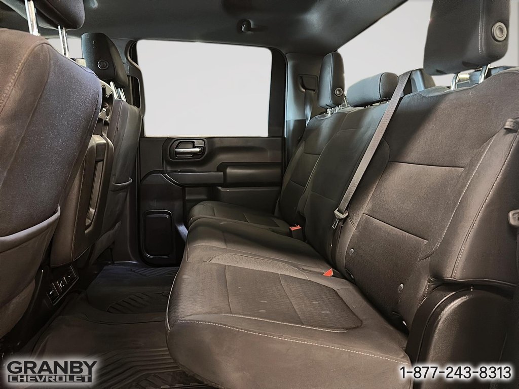 2021 Chevrolet Silverado 2500HD in Granby, Quebec - 12 - w1024h768px