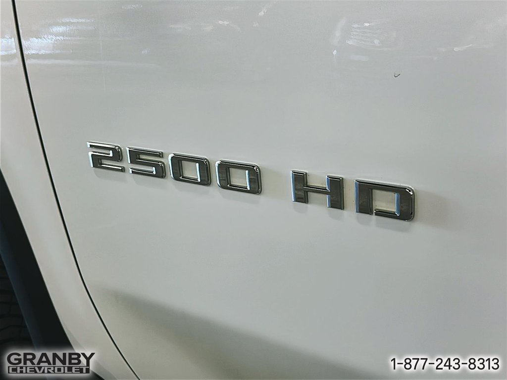 2021 Chevrolet Silverado 2500HD in Granby, Quebec - 19 - w1024h768px