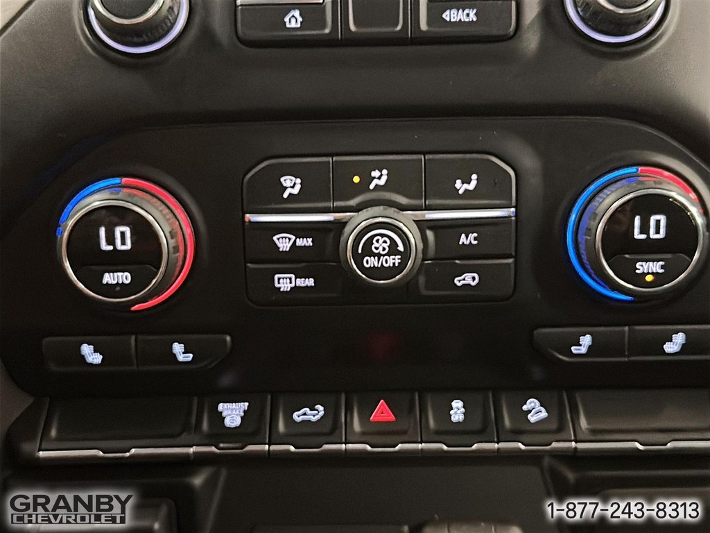 2021 Chevrolet Silverado 2500HD in Granby, Quebec - 17 - w1024h768px