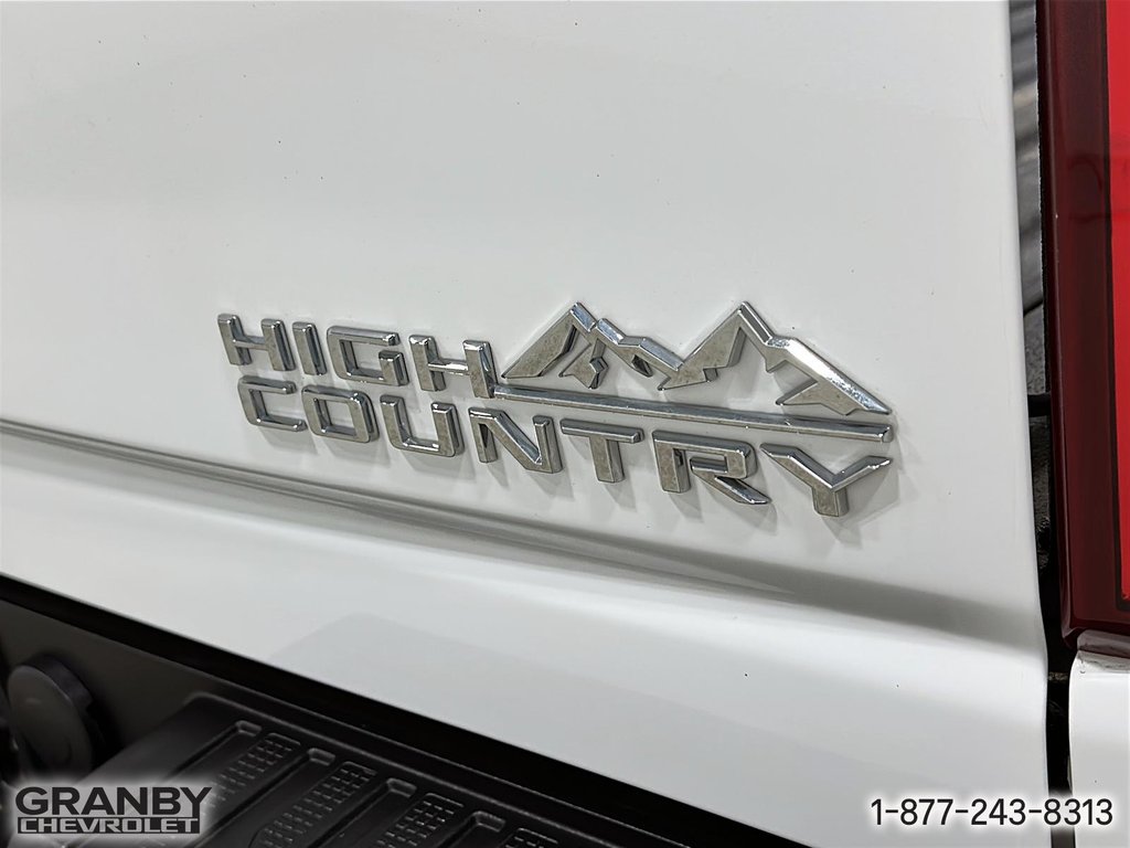 2022 Chevrolet Silverado 2500HD in Granby, Quebec - 21 - w1024h768px