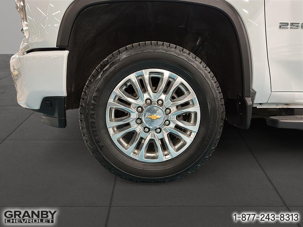 2022 Chevrolet Silverado 2500HD in Granby, Quebec - 11 - w1024h768px