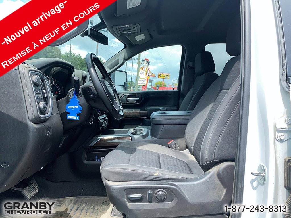 2023 Chevrolet Silverado 2500HD in Granby, Quebec - 9 - w1024h768px
