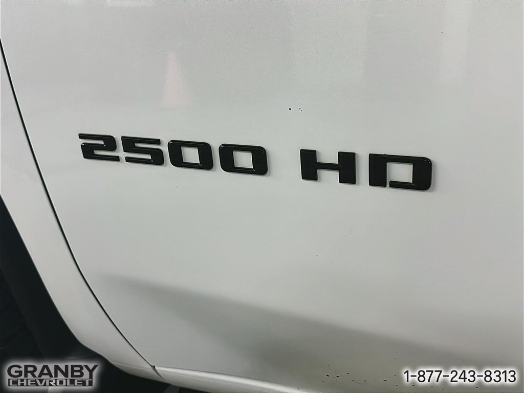 2023 Chevrolet Silverado 2500HD LT CREWCAB BOITE 6.6 DIESEL in Granby, Quebec - 19 - w1024h768px