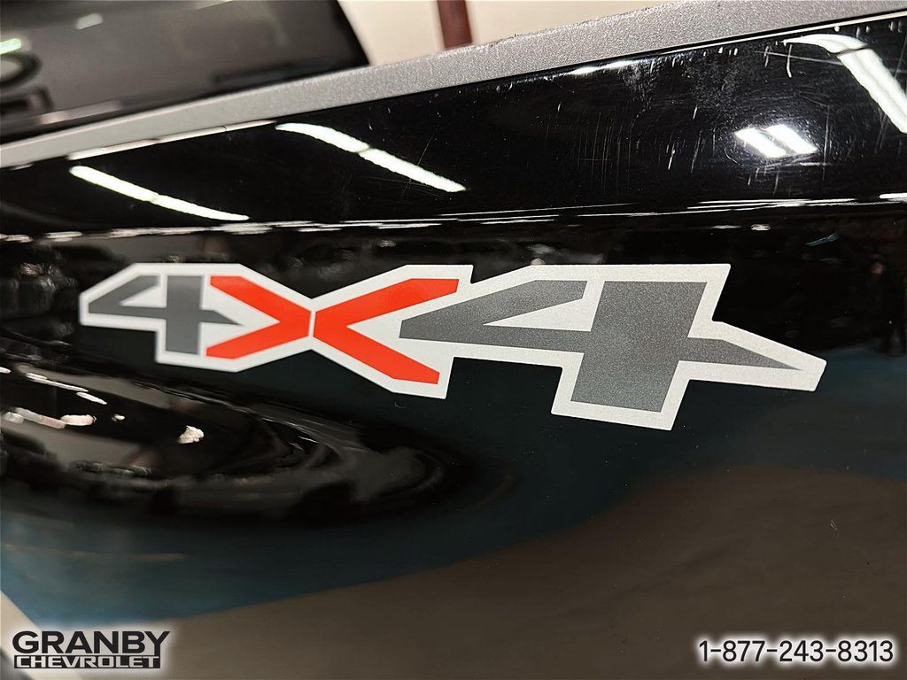 2023 Chevrolet Silverado 2500HD in Granby, Quebec - 21 - w1024h768px