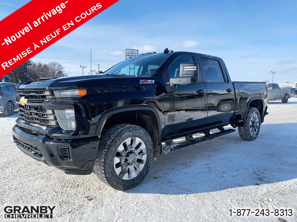 Chevrolet Silverado 2500HD  2024 à Granby, Québec - 1 - w1024h768px