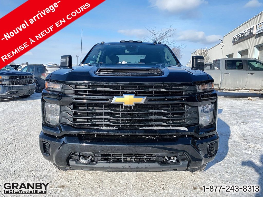 2024 Chevrolet Silverado 2500HD Custom in Granby, Quebec - 2 - w1024h768px