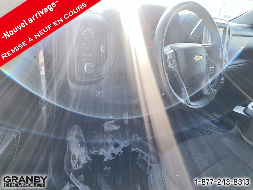 2024 Chevrolet Silverado 2500HD Custom in Granby, Quebec - 8 - w1024h768px