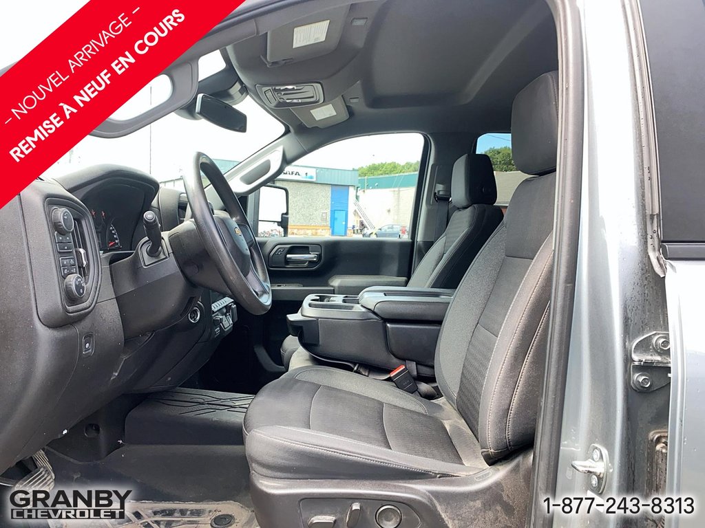 Chevrolet Silverado 2500HD  2024 à Granby, Québec - 10 - w1024h768px