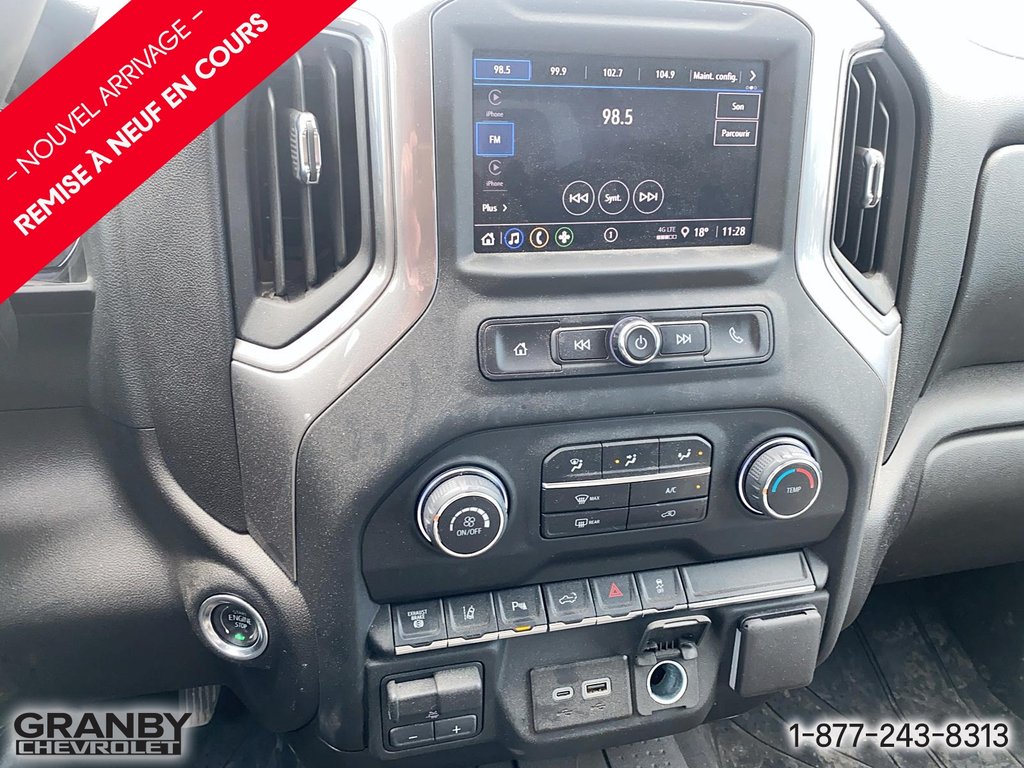 Chevrolet Silverado 2500HD  2024 à Granby, Québec - 13 - w1024h768px