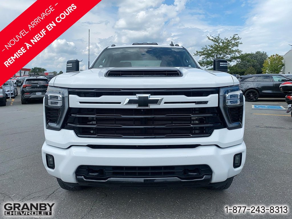 2024 Chevrolet Silverado 2500HD LT crewcab diesel BOITE 6.6 in Granby, Quebec - 2 - w1024h768px