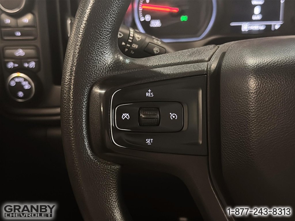 2020 Chevrolet Silverado 3500HD in Granby, Quebec - 21 - w1024h768px