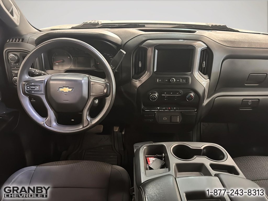 2020 Chevrolet Silverado 3500HD in Granby, Quebec - 12 - w1024h768px